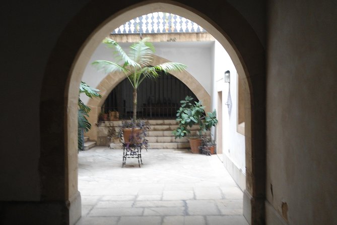 Gaudí and Modernist Art: Guided Tour in Palma de Mallorca - Exploring Palma’s Modernist Architecture with an Expert Guide