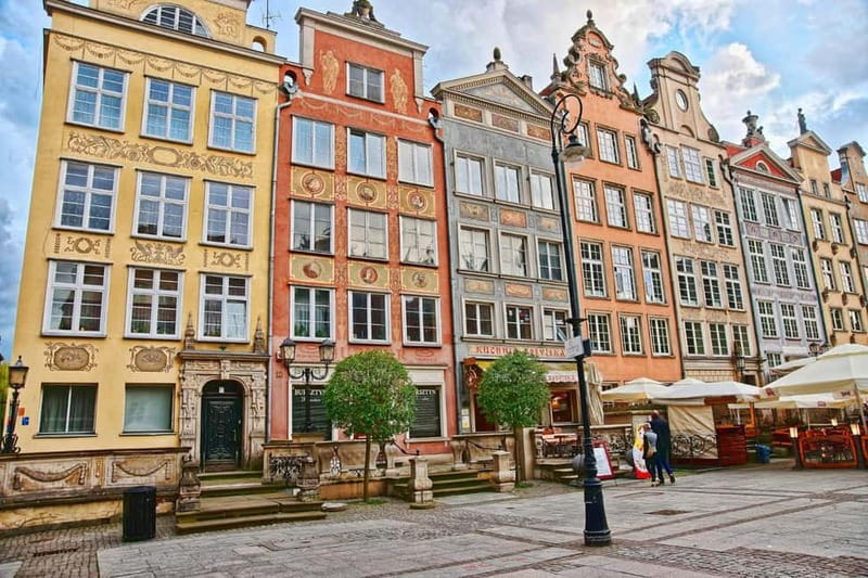 Gdansk: 2-hour Best Intro Walking Tour with a Local - Iconic Landmarks: Artus Court and Neptunes Fountain