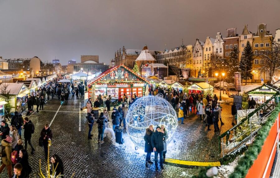 Gdansk Christmas Magic: A Private Walking Tour - Starting at the Golden Gate: The Gateway to Gdansk’s History