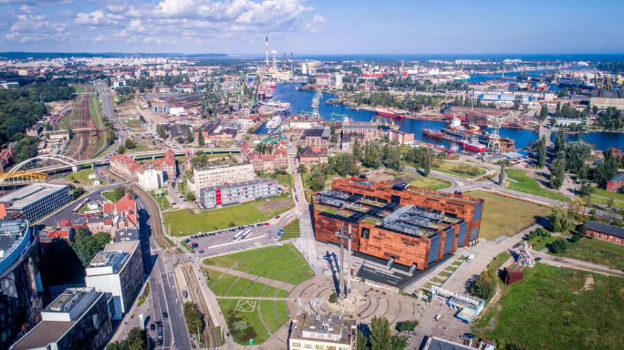 Gdansk: European Solidarity Centre Guided Tour - Starting Point: Near the Monument of the Fallen Shipyard Workers