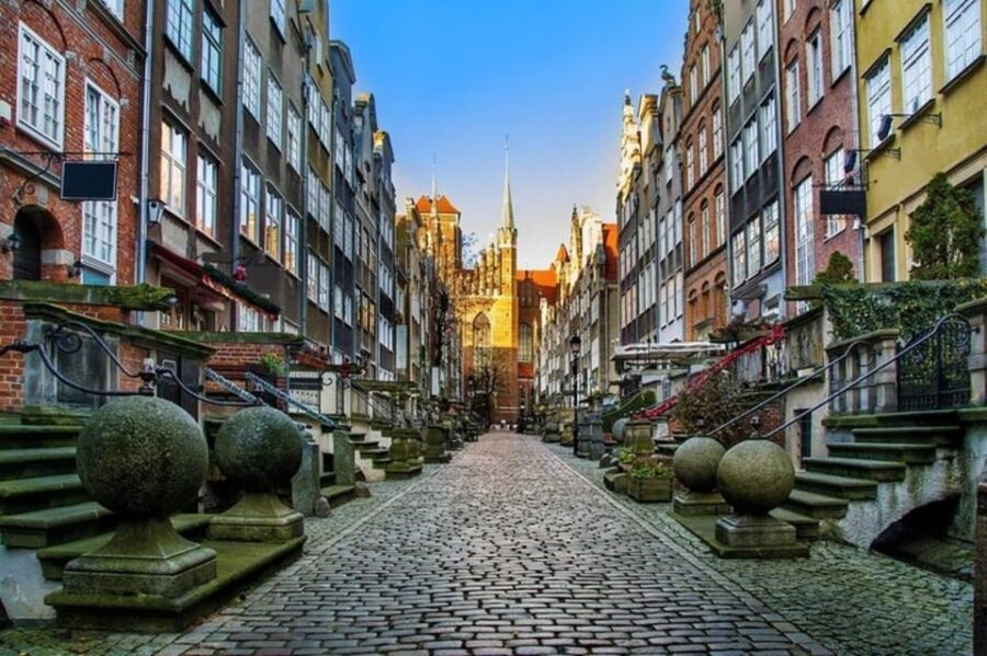 Gdansk : Must-See Attractions Walking Tour - Starting at Way Jagielloskie 2A, the Tour Begins in the Heart of Gdansk