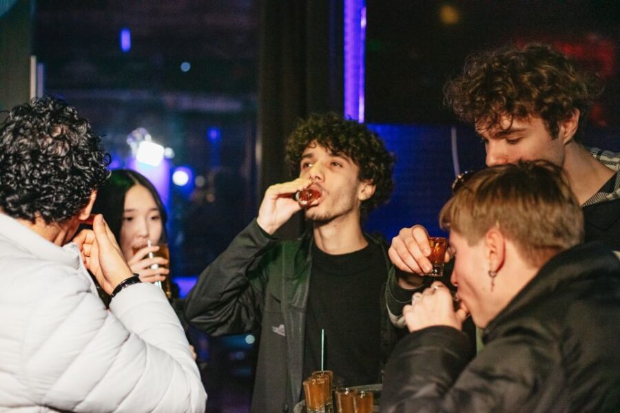 Gdansk: Pub Crawl with Free Drinks - Meet at Neptunes Fountain to Begin Your Night