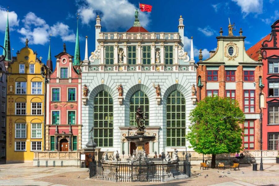 Gdansk: Small Group Walking Tour - Starting Point at Neptune’s Statue on Dlugi Targ Street