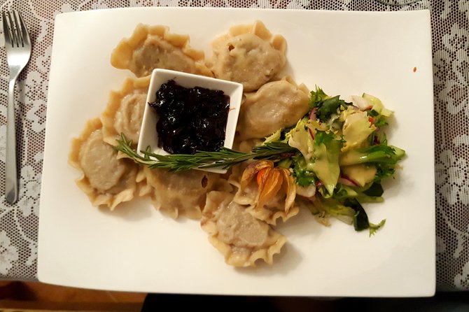 Gdansk Traditional Food Tour with Old Town Sightseeing - Exploring Gdansk’s Old Town and Main Streets