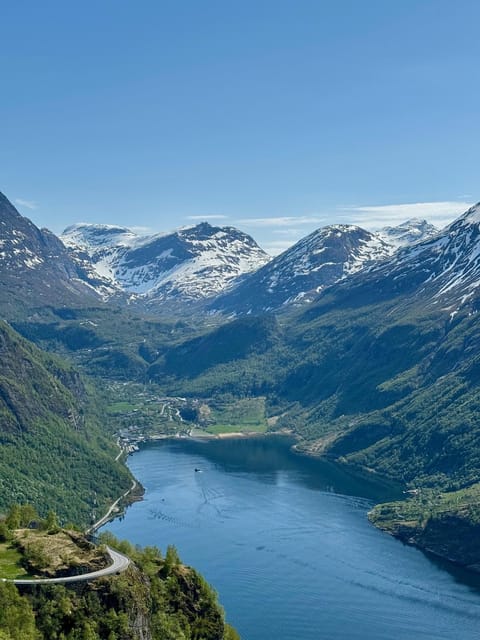 Geiranger Dalsnibba: mini bus tour - Visiting the Dalsnibba Viewpoint at 1,500 Meters