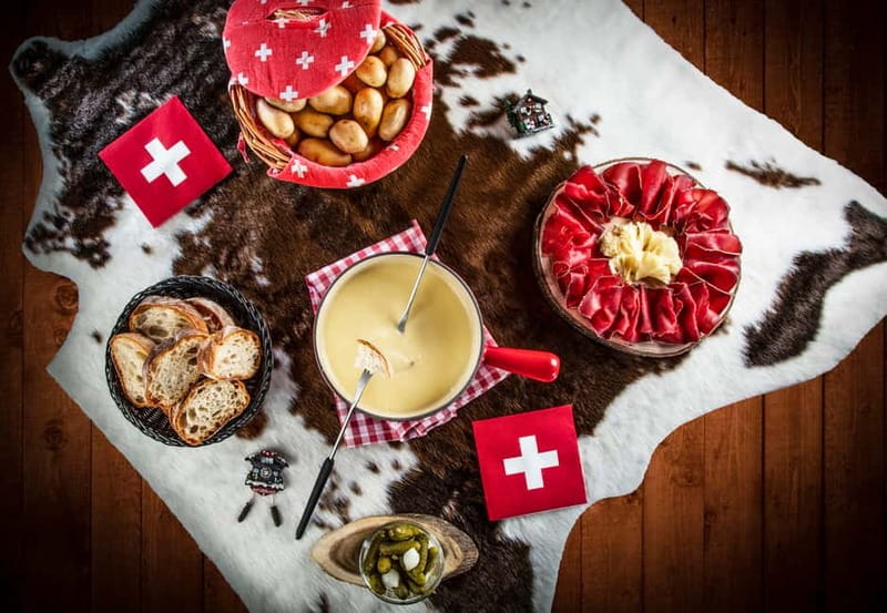 Geneva: City Tour and Fondue Cooking Class, Swiss Folklore - The Swiss Fondue Cooking Workshop