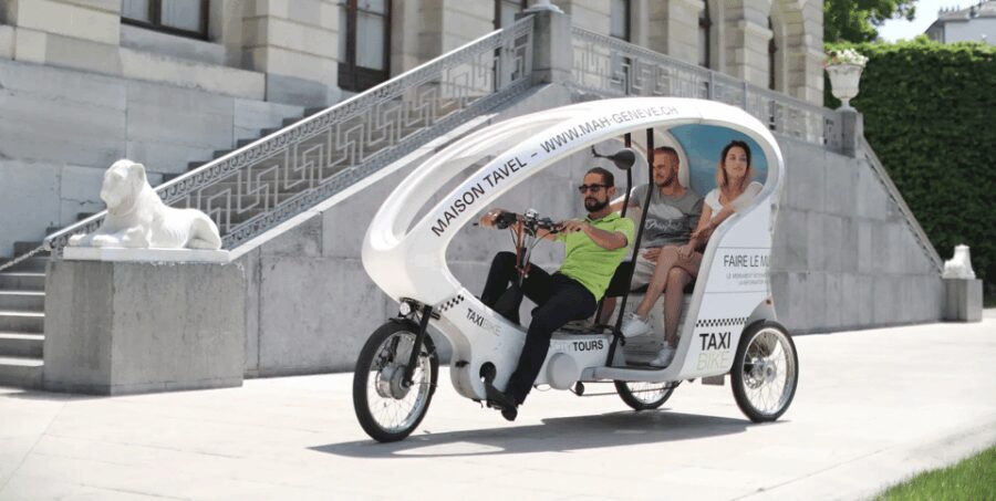 Geneva: Highlight Tour in TukTuk - The Starting Point at place de Neuve