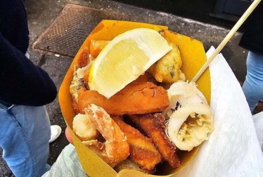 Genoa: Food and Wine Tasting Walking Tour - Sweet Treats at a Local Bakery’s Dessert Stop