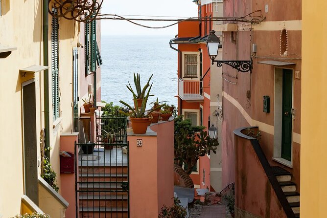 Genoa Top Sights Private and Personalized Guided Walking Tour - Visiting Palazzo Di San Giorgio and the Old Harbour