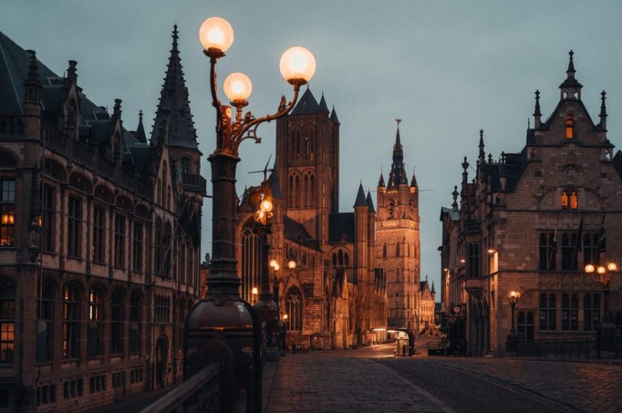 Ghent : Comedy AudioGuide Ghent - Starting Point at Korenmarkt in Ghent