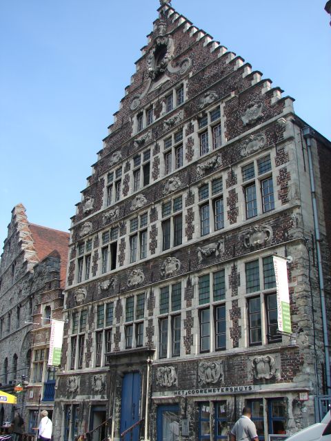 Ghent: Private 2-Hour Walking Tour - Starting at the Tourist Office with Hotel Pickup Options