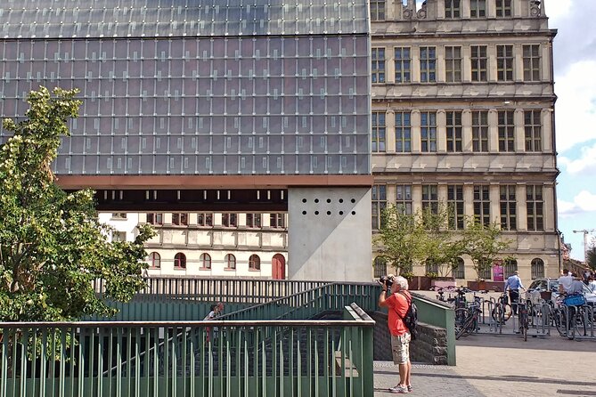 Ghent Walking Tour - City Highlights and Beyond Tradition - Visiting the Medieval Castle of the Counts (Gravensteen)