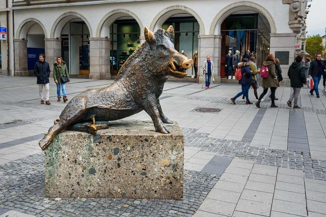 Ghosts of Munich: The Haunted Apprentice Exploration Game - Starting Point at Odeonsplatz Marks the Beginning of the Haunted Tour
