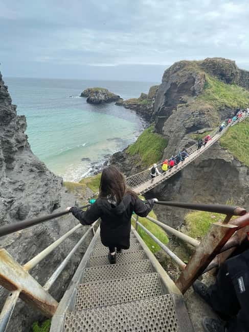 Giants causeway & Belfast private tour - Exploring Belfast’s Peace Walls and Murals