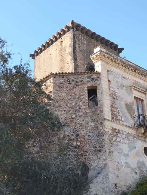 Giardini Naxos: A tour through history and legends with an expert guide - Exploring the Ruins of Giardini Naxos