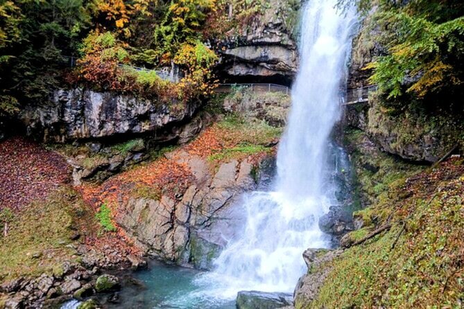 Giessbach Waterfall + CLOY Pier Iseltwald Sightseeing Tour Privat - Crossing the Giessbach Waterfalls from Behind for a Unique Perspective