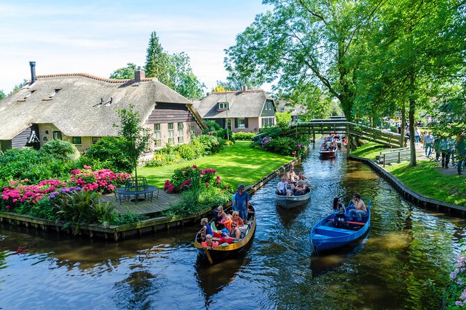 Giethoorn Day Trip from Amsterdam with Cruise & Walking Tour - From Amsterdam to the Hidden Village of Giethoorn in Style