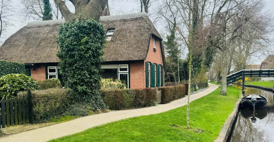 "Giethoorn: Exclusive Private Tour of the Dutch Venice" - Exploring Giethoorn’s Canal Network by Boat