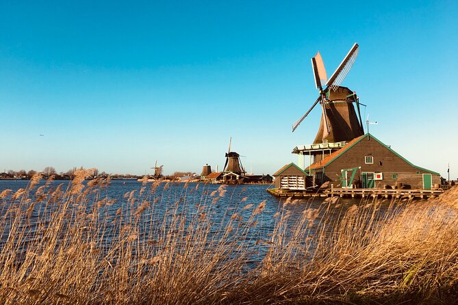 Giethoorn, Fish village , Zaanse Schans Tour incl Hotel pick up - Discover Zaanse Schans’s Traditional Windmills and Wooden Shoe Workshop