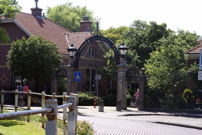 Giethoorn Private Tour from Amsterdam in Jaguar S Type - Exploring Weesp and Its Windmills