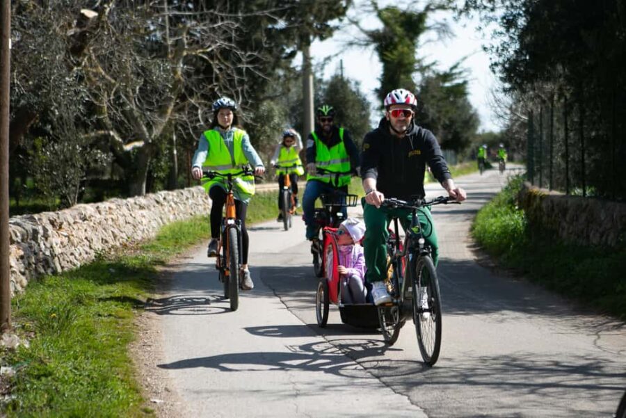 Gioia del Colle: Mozzarella Lab & Dairy Tasting Experience - Meeting at the Gioia del Colle Office and Walking to the Dairy