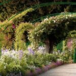 Giverny: Monet's House & Gardens Private Guided Walking Tour - Exploring Monet’s Giverny House and Private Apartments