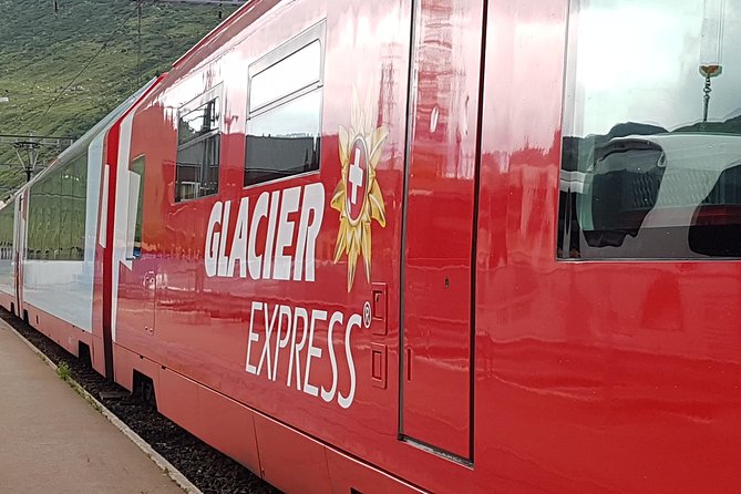 Glacier Express Panoramic Train Round Trip in one Day Private Tour from Bern - Scenic Stops Along the Route: Lake Zurich and Walensee