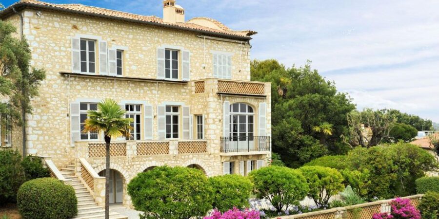 Glass Blowers, Art Galleries and Medieval Villages - Visiting Biot: The Heart of Glass Blowing Craftsmanship