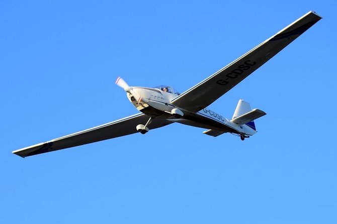 Gliding Experience in Devon - The Silent Glide: Soaring with Birds in Devon Skies