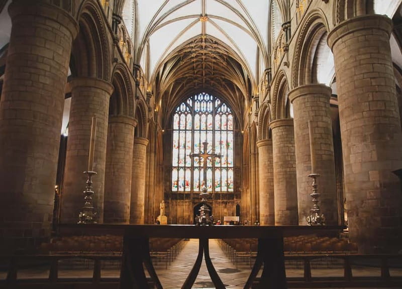 Gloucester Cathedral: Highlights Tour - Marveling at the Nave’s Gothic Grandeur