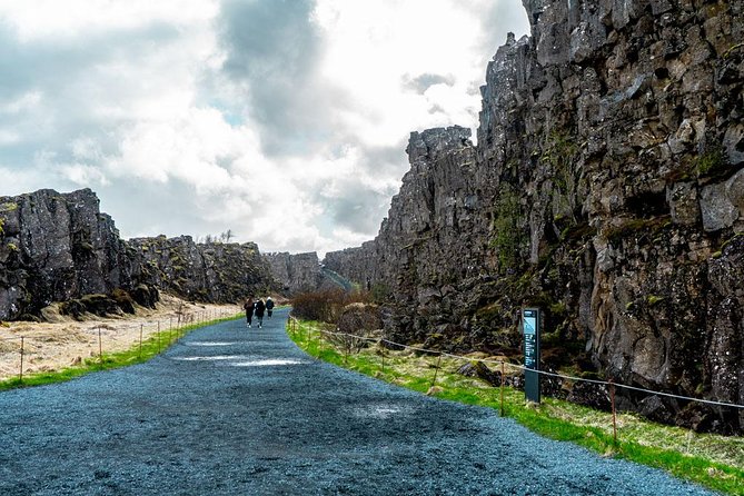 Golden Circle Small-Group Afternoon Tour from Reykjavik - Visiting Thingvellir National Park: Where Tectonic Plates Meet and History Runs Deep