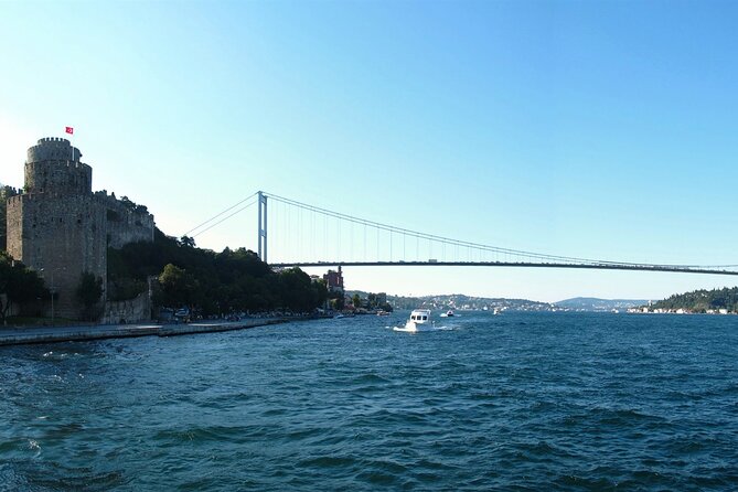 Golden Horn and Bosphorus Boat Tour in Istanbul - The Iconic Bosphorus Strait Between Continents