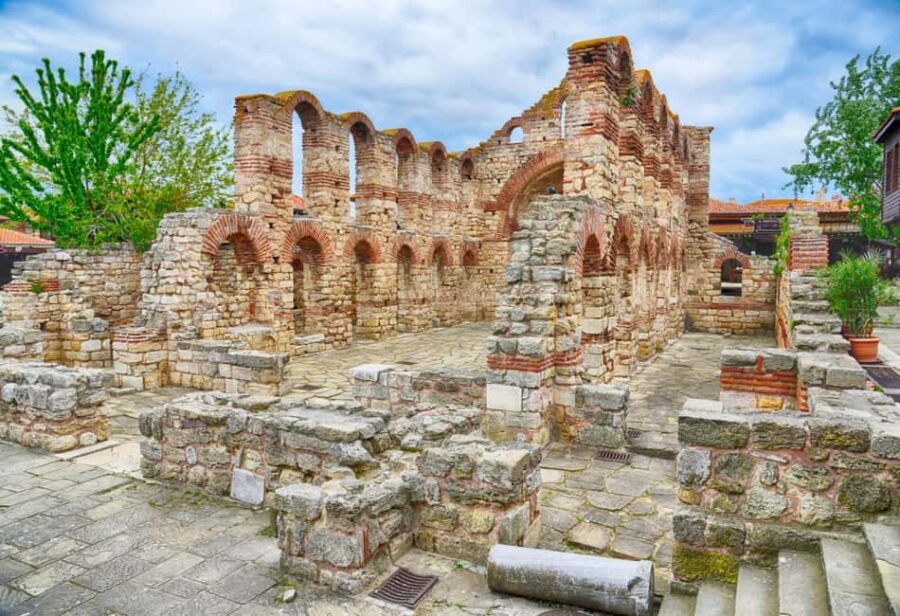 Golden Sands: Nessebar Day Trip with or without Lunch - Visiting Roman Baths, a Stone Amphitheater, and Historic Churches