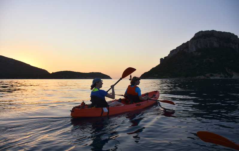 Golfo Aranci: Sunrise Dolphin Kayak Tour with Breakfast - Exploring the Calm Waters of Golfo Aranci on Kayaks