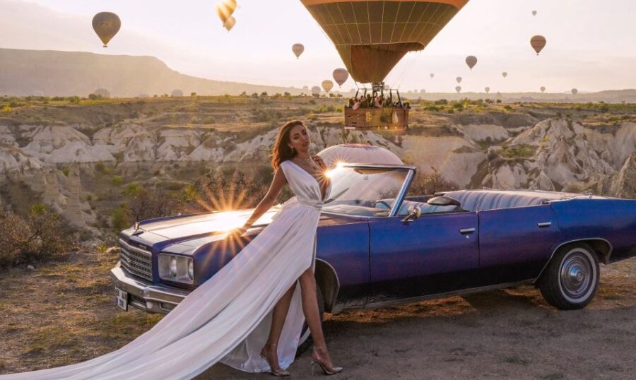 Göreme: Cappadocia Photoshoot Tour w/ Vintage Car - Scenic Stops at Red Valley and Love Valley