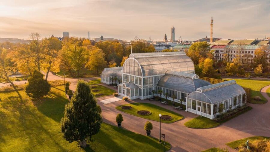 Gothenburg: Guided Walking Tour of the Main Landmarks - The Cultural Touch of Stora Teatern