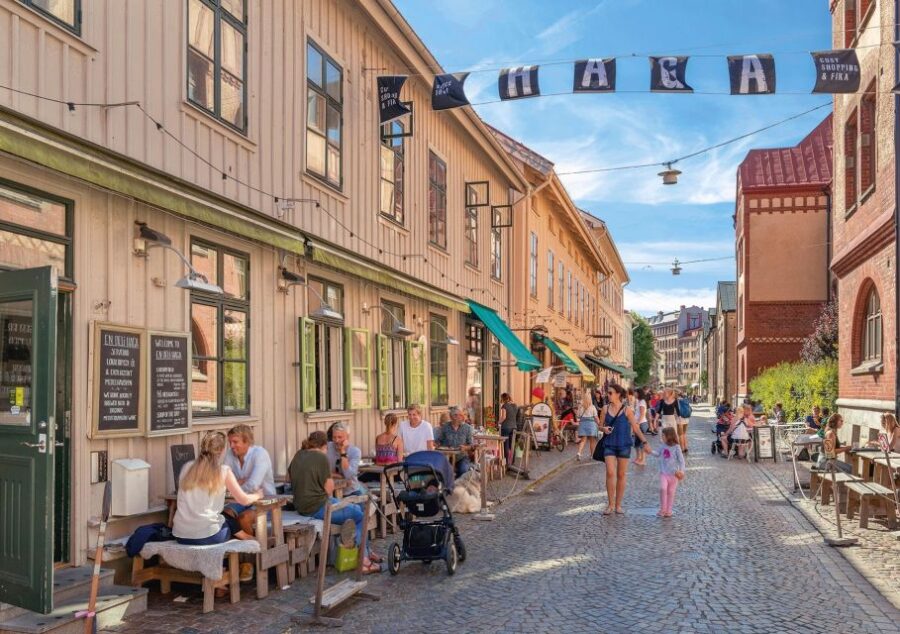 Gothenburg: Haga Old Town Walking Tour - Insider Stories and Local Folklore from a Professional Guide