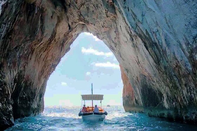 Gozzo Capri Vintage Sea Tour - Exploring Capri’s Rocky Coasts and Sea Caves