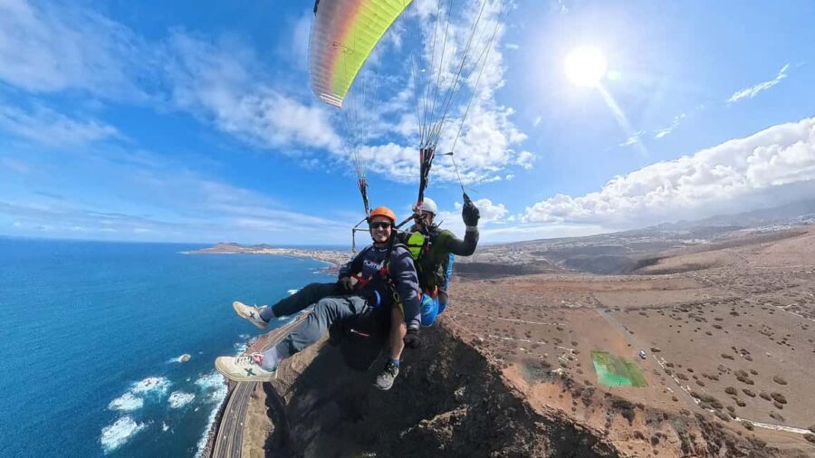 Gran Canaria: Paragliding Flight & Banana Plantation Tour - Meet the local pilot guiding your flight over Gran Canaria