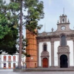 Gran Canaria Peaks in Minibus: Firgas, Teror, Aloe Vera tour - Exploring Teror: Canarian Architecture and Market Life