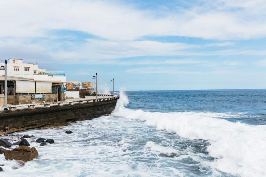 Gran Canaria: The Red Canyon Tour with Local Food Tasting - Visiting La Fortaleza de Ansite and Ancient Cave Dwellings