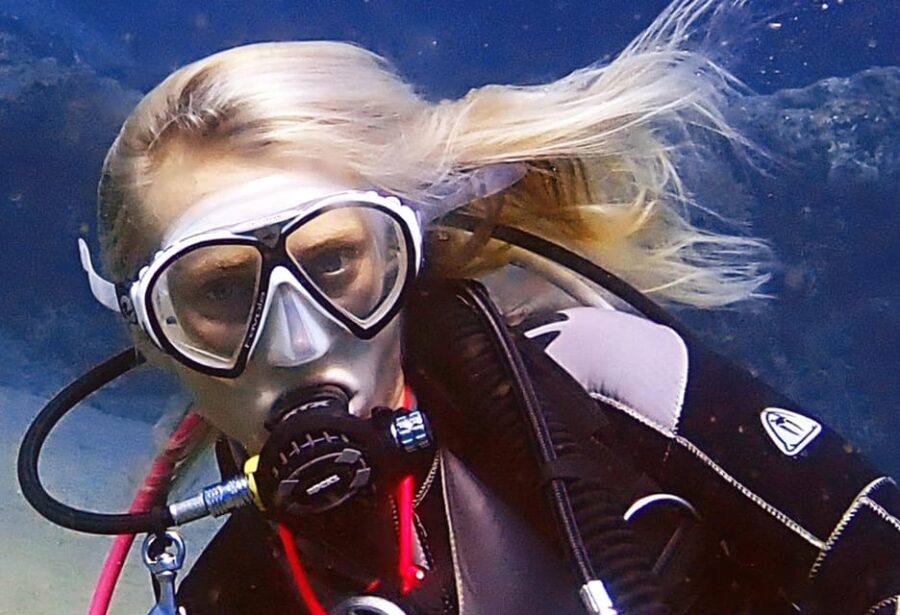 Gran Canaria:Live an Adventure and Learn to Dive with Expert - The Location: Playa de Amadores, a Calm Bay for Beginners