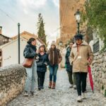 Granada: Albaicín and Sacromonte Guided Sunset Walking Tour - Exploring Sacromonte’s Famous Cave Houses and Panoramic Views