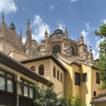 Granada: Albaicin and Sacromonte Guided Walking Tour - Starting Point at Plaza de Isabel La Católica