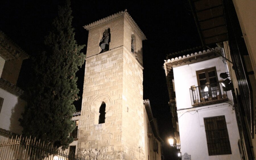 Granada: Albaicín in the Dark Walking Tour - Starting at Mirador de San Cristóbal for Nighttime Panoramas