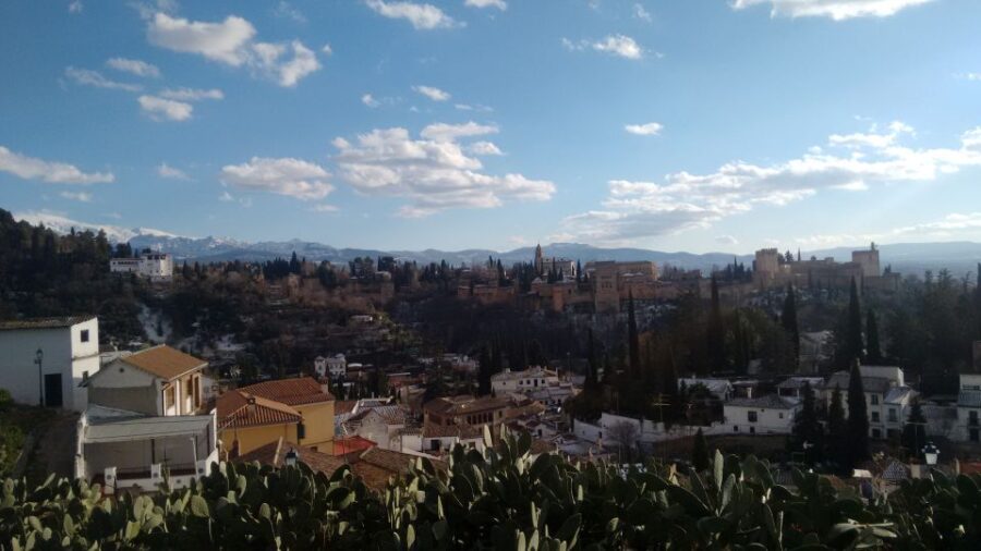 Granada: Albayzín and Sacromonte Private Tour - Starting Point Near Plaza Nueva and the Main Fountain
