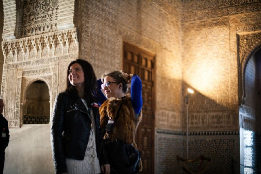 Granada: Alhambra and Nasrid Palaces Private Tour - Exploring the Heart of the Alhambra Complex