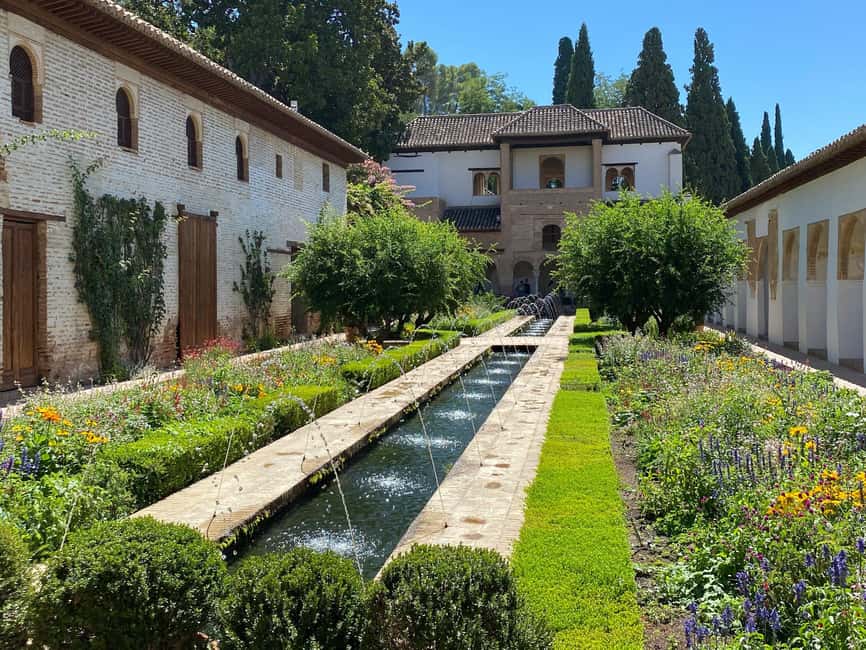 Granada: Alhambra Gardens, Generalife & Alcazaba Small Group - Exploring the Alcazaba Fortress