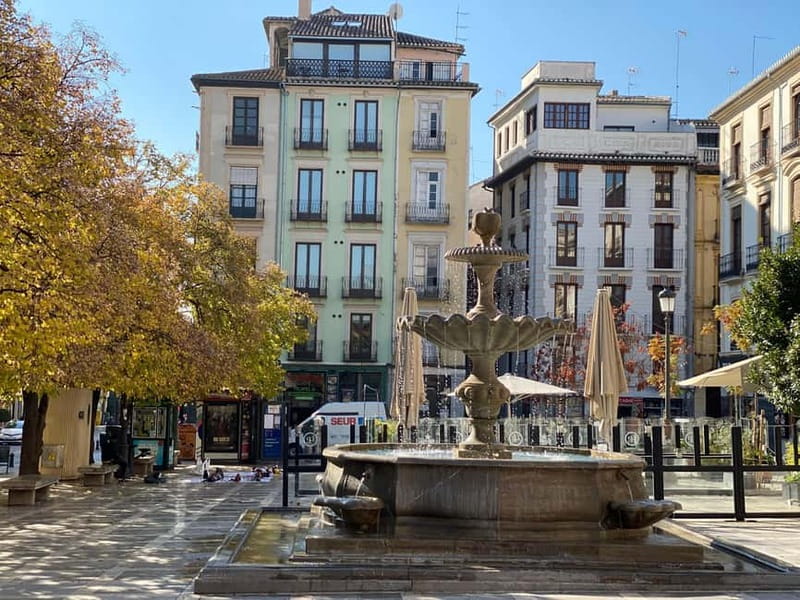 Granada: Arabic Monuments Guided Tour - Visiting Dar al-Horra Palace in Albaicín