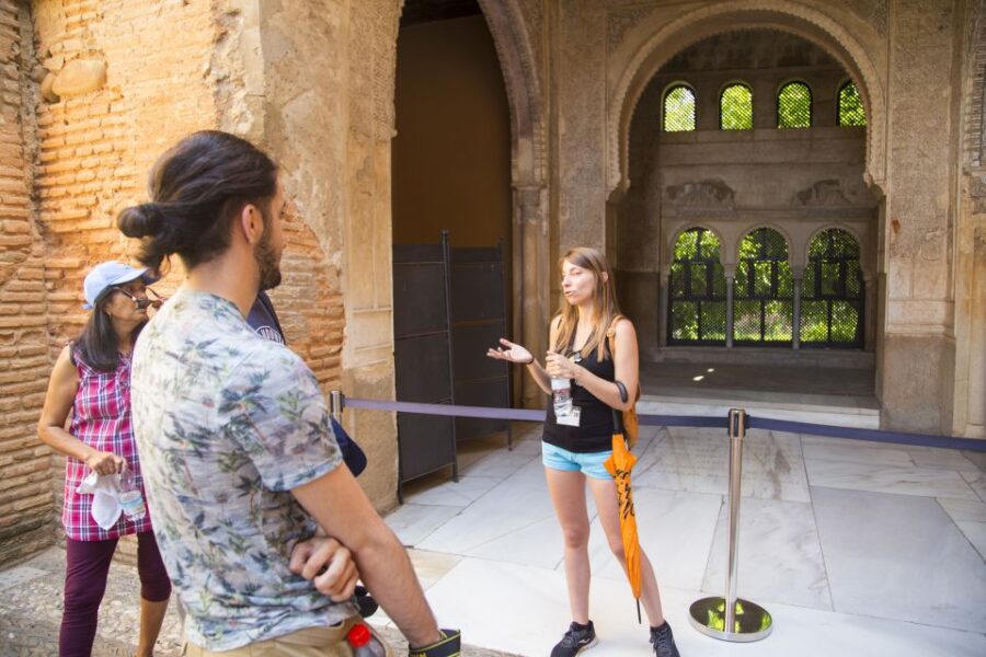 Granada: Combo Alhambra, Albaicín, and Sacromonte Tour - Starting the Day at the Alhambra with Skip-the-Line Access